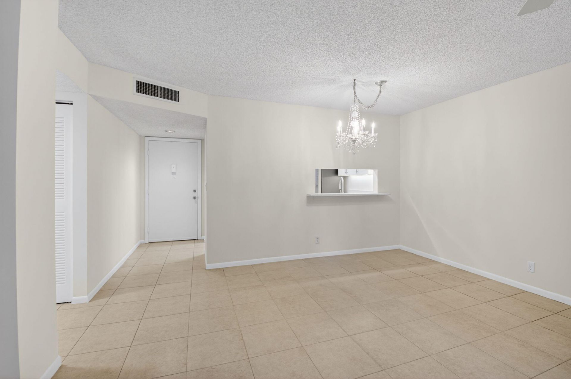 5100 Las Verdes Circle, Unit 215, Delray Beach, FL 33484 Photo