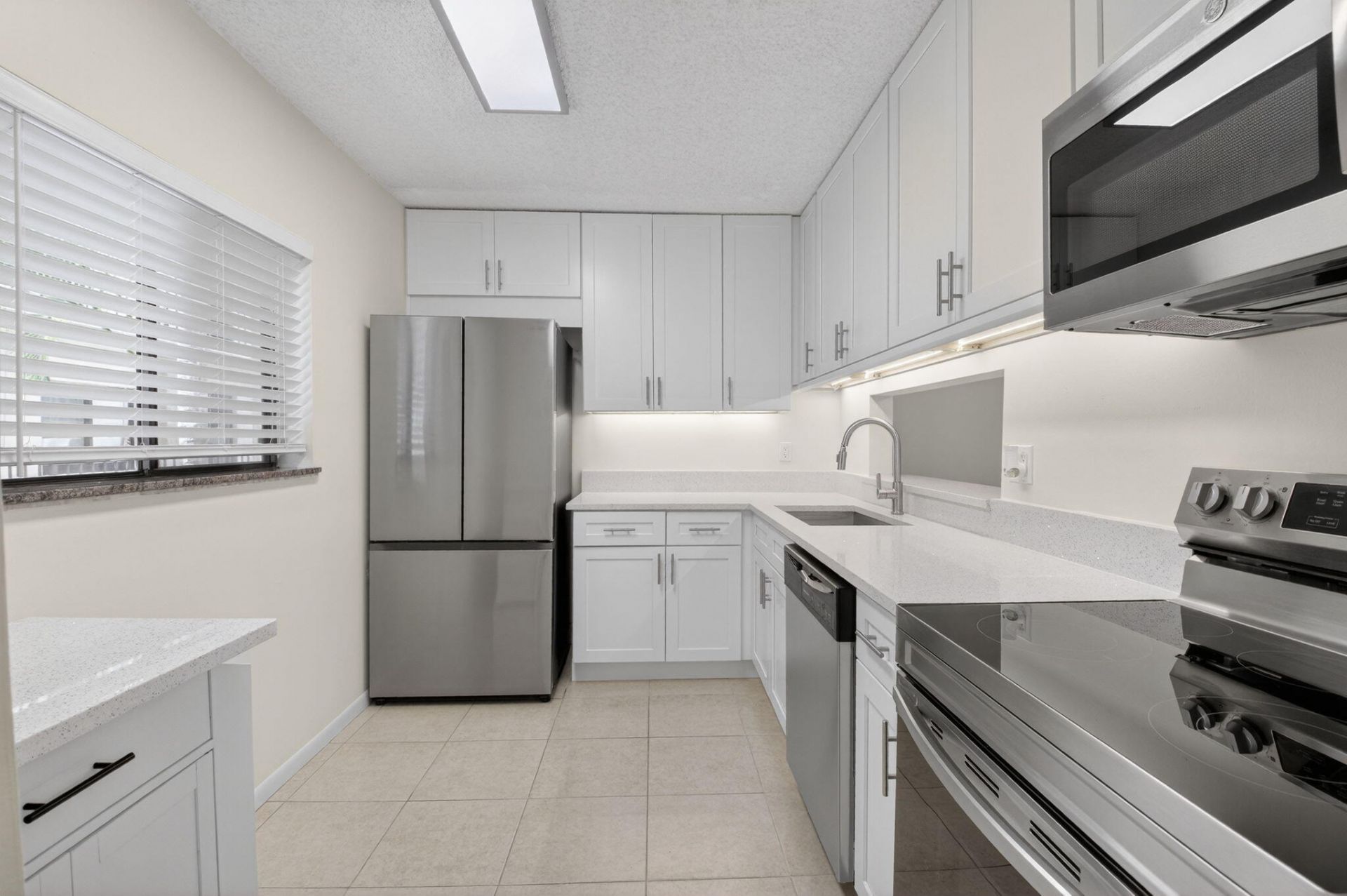 5100 Las Verdes Circle, Unit 215, Delray Beach, FL 33484 Photo