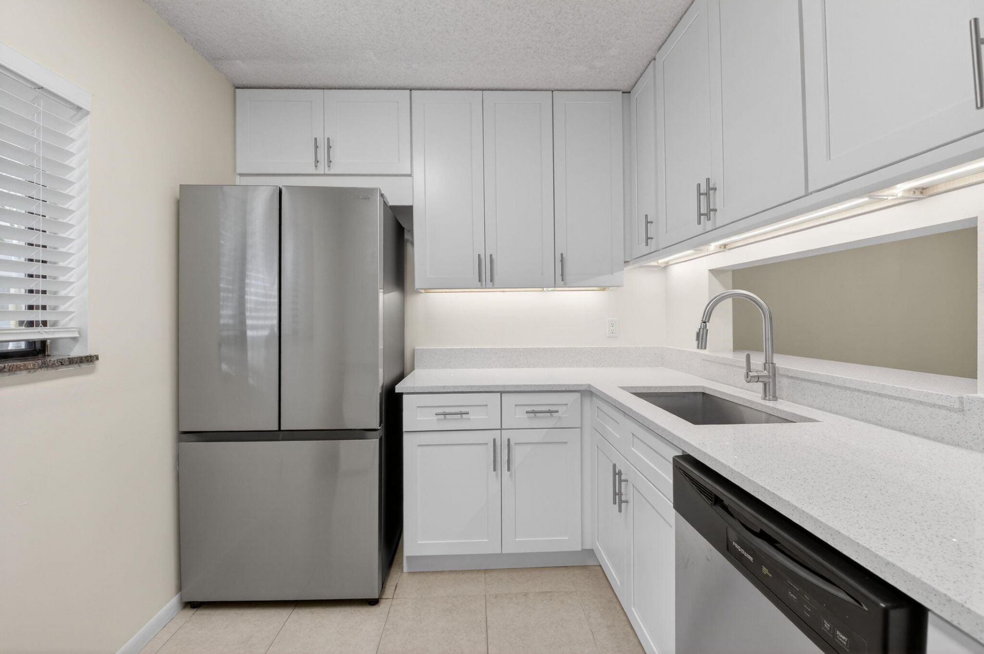 5100 Las Verdes Circle, Unit 215, Delray Beach, FL 33484 Photo