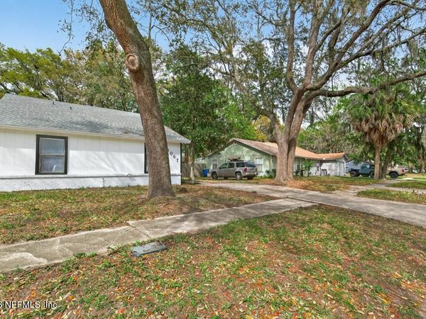1067 WILLOW COVE Court W, Jacksonville, FL 32233