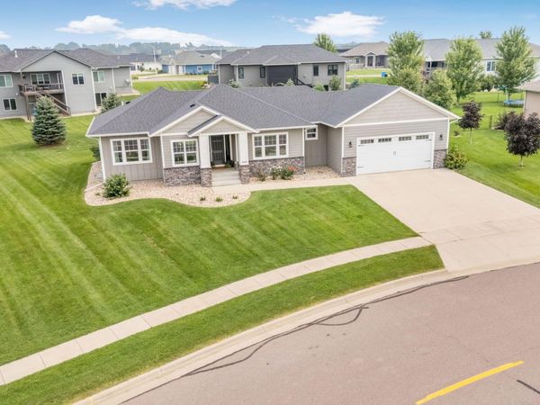 8400 E Willow Wood Street, Sioux Falls, SD 57110