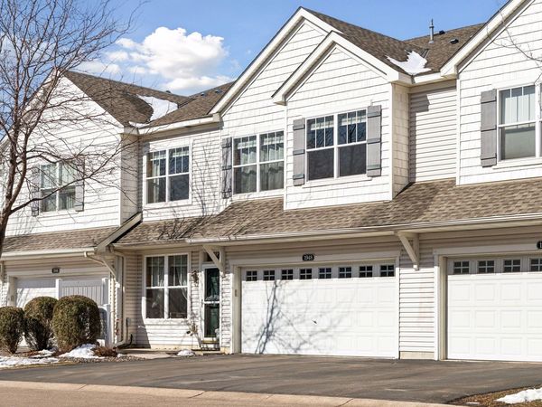 1948 Shamrock Place, Chaska, MN 55318