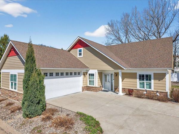 342 E Travelers Trail, Burnsville, MN 55337