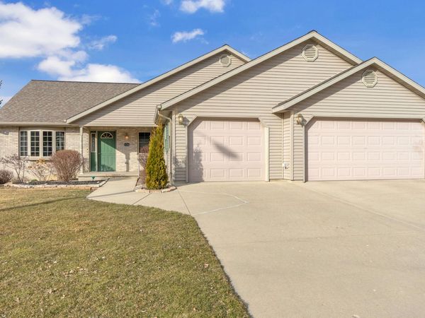 126 Southgate Dr, Eden, WI 53019