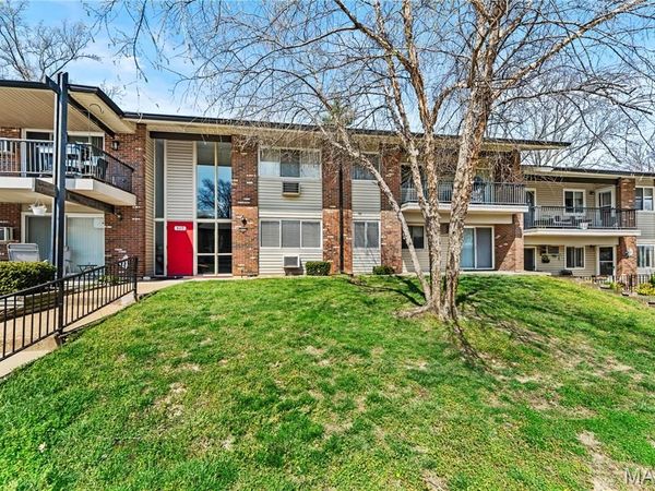 9117 Villaridge Court , Unit D, St Louis, MO 63123