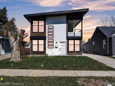 51 E Shevlin Avenue, Hazel Park, MI 48030