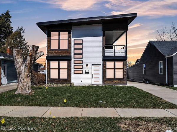 51 E Shevlin Avenue, Hazel Park, MI 48030