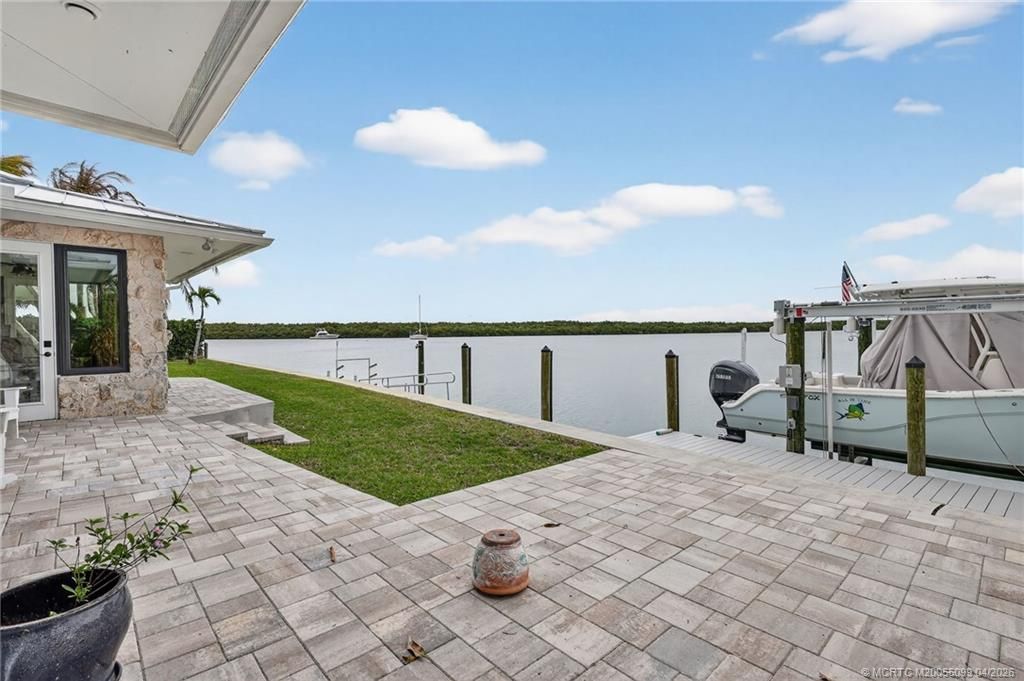 276 Bermuda Beach Drive, Hutchinson Island, FL 34949 Photo