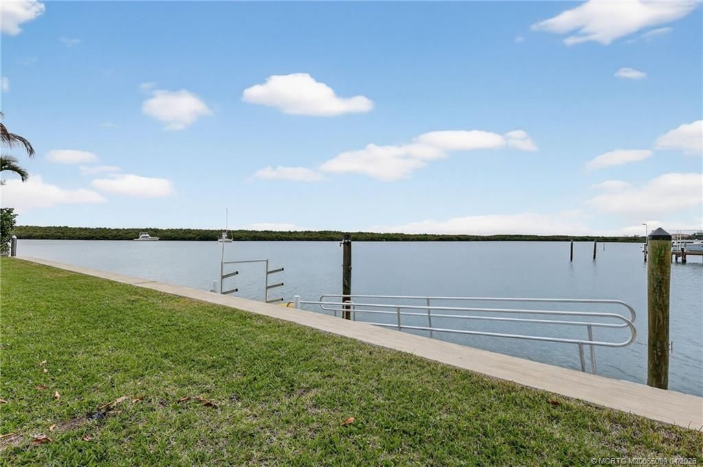 276 Bermuda Beach Drive, Hutchinson Island, FL 34949 Photo