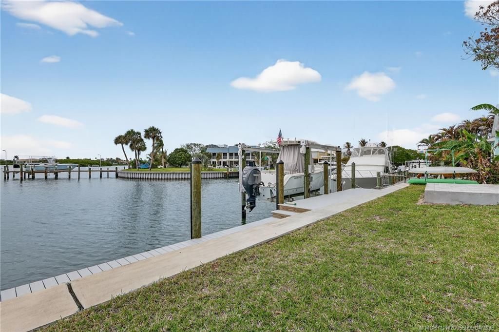 276 Bermuda Beach Drive, Hutchinson Island, FL 34949 Photo