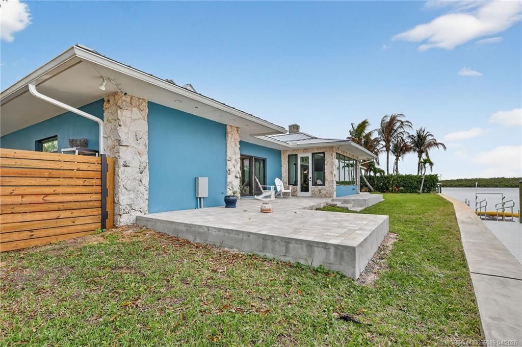 276 Bermuda Beach Drive, Hutchinson Island, FL 34949 Photo