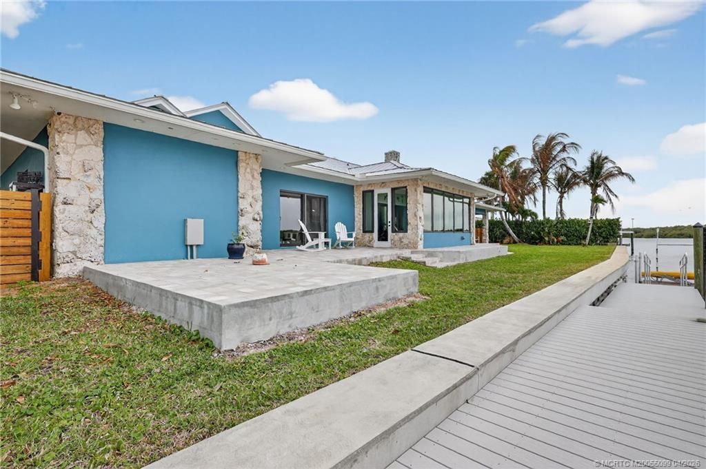 276 Bermuda Beach Drive, Hutchinson Island, FL 34949 Photo