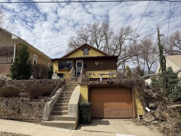 1921 S Helen St, Sioux City, IA 51101