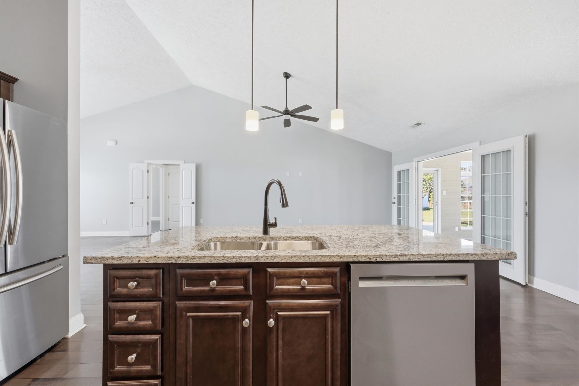 285 Camrose Way  Photo 10