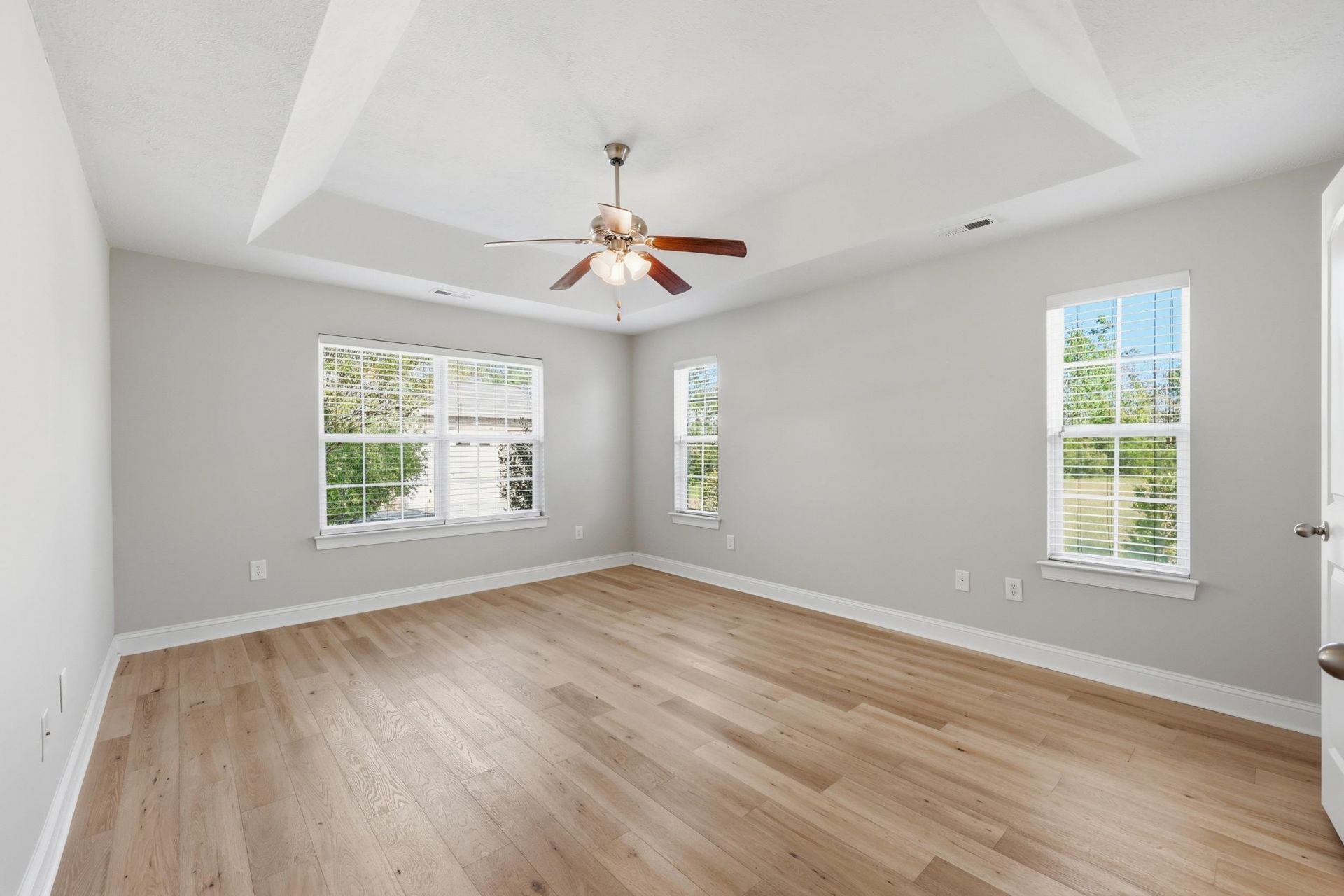 285 Camrose Way  Photo 18