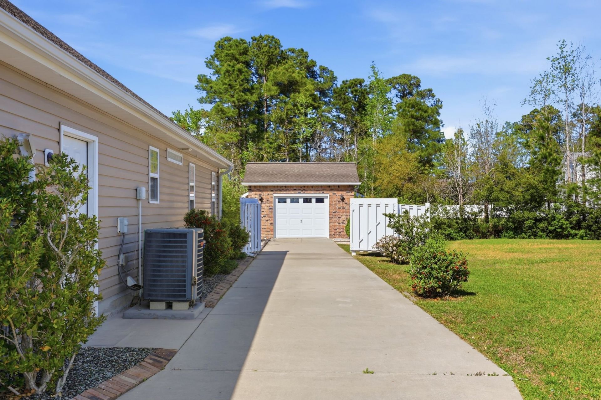 285 Camrose Way  Photo 22