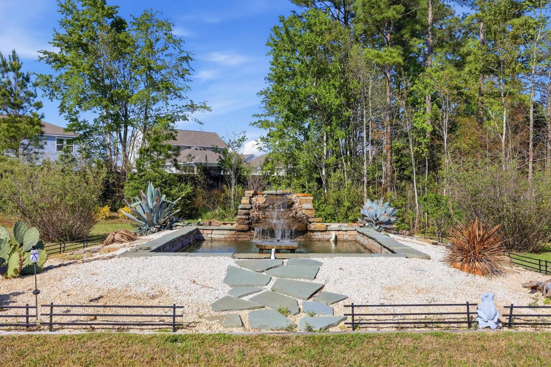 285 Camrose Way  Photo 24