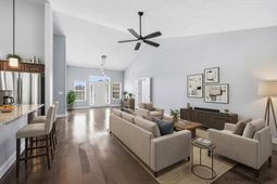 285 Camrose Way  photo 4