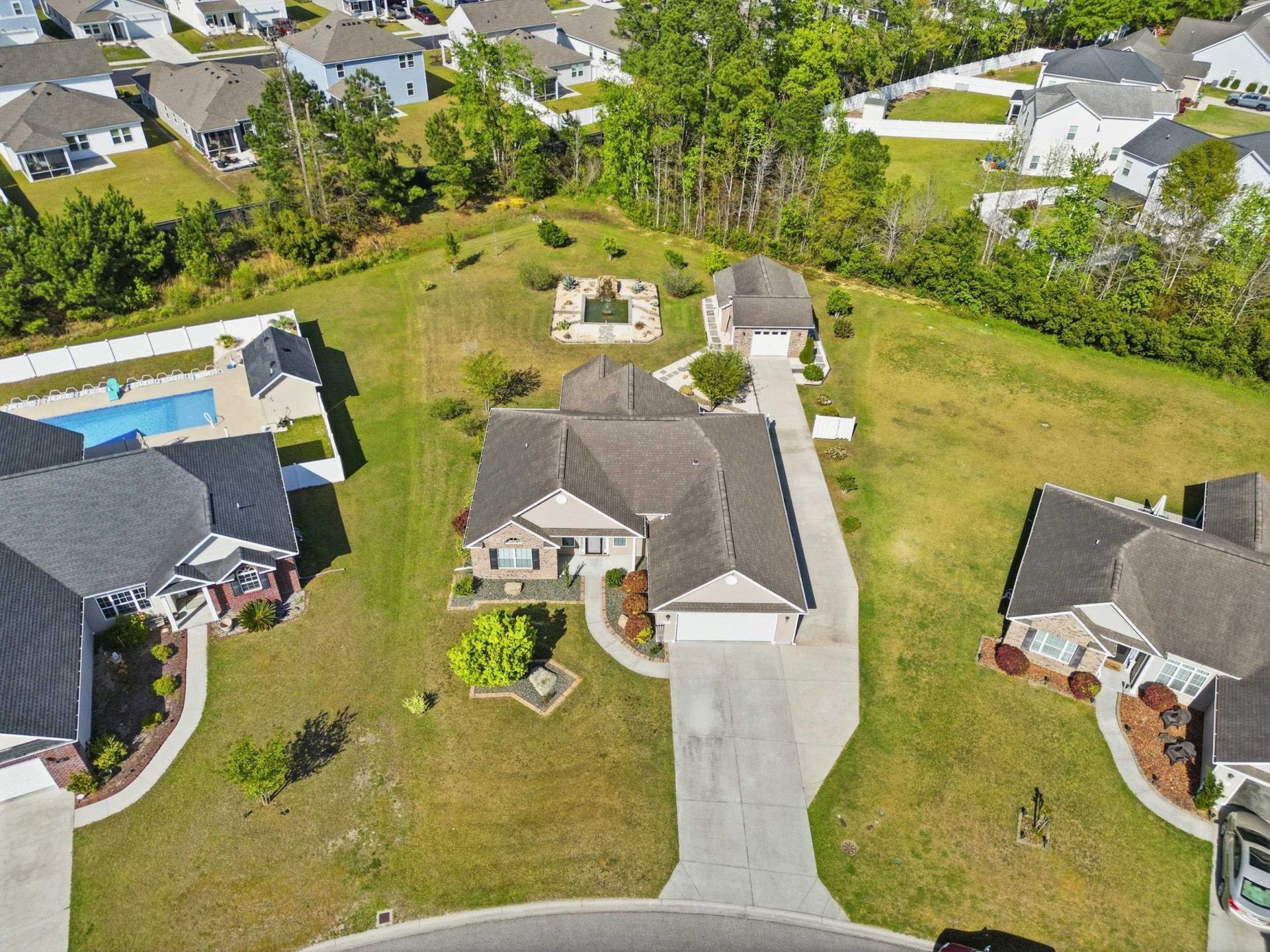 285 Camrose Way  Photo 35