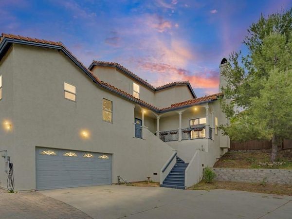 2042 Cherokee Lane, Escondido, CA 92026