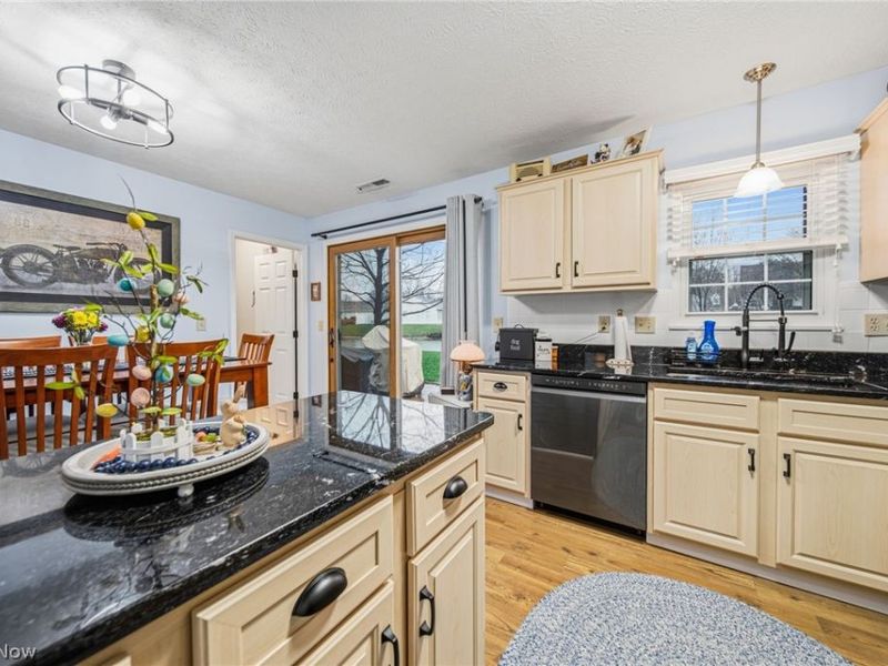 154 Nantucket Circle, Painesville Township, OH 44077 Photo 10