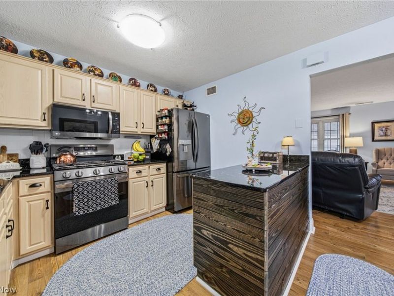 154 Nantucket Circle, Painesville Township, OH 44077 Photo 8