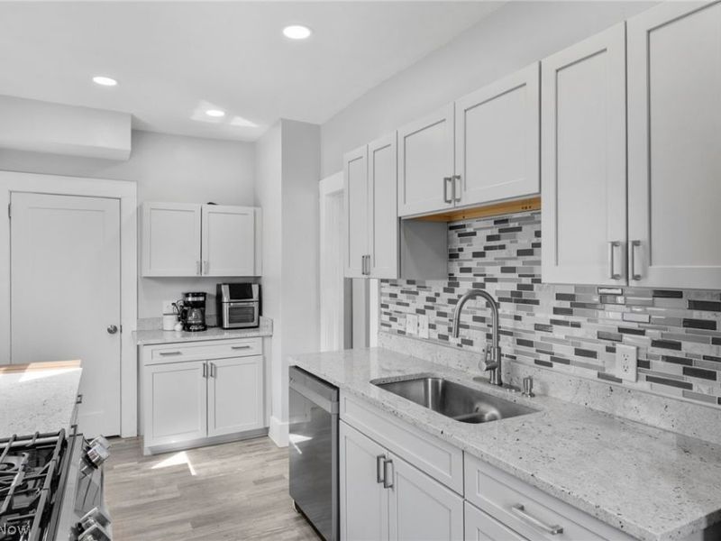 3451 W 137th Street , Cleveland, OH 44111 Photo 14