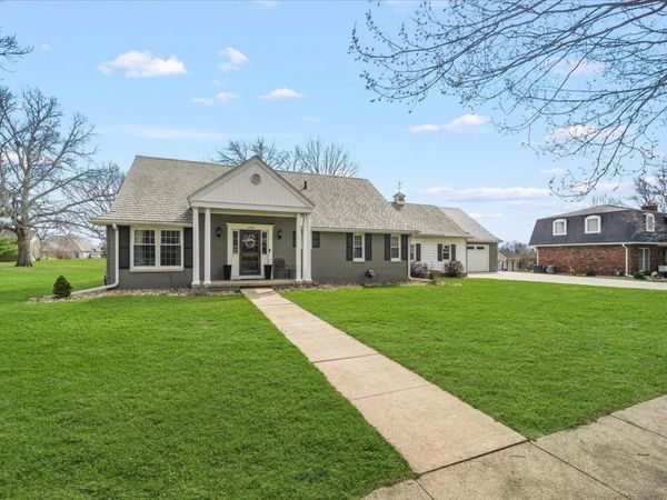 1026 Carriage Lane, Cedar Falls, IA 50613