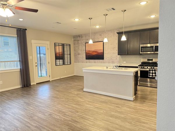 2328 Calvert DR, Leander, TX 78641