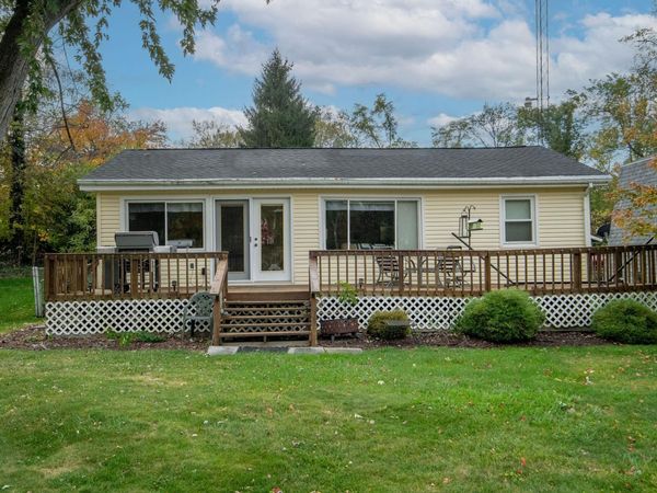 9274 W Harper Lake Road, Kimmell, IN 46760