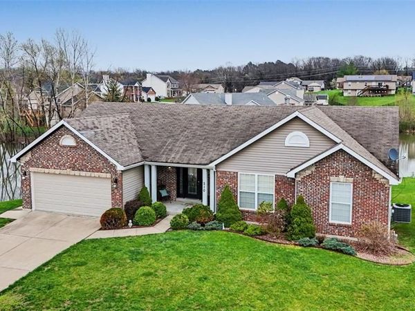 210 Prairie Lake Drive, Wentzville, MO 63385