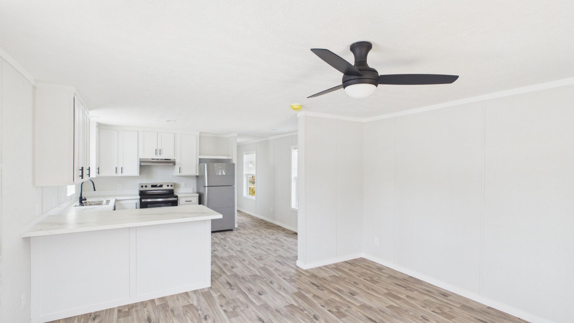 2490 Carolina 311 Photo 4