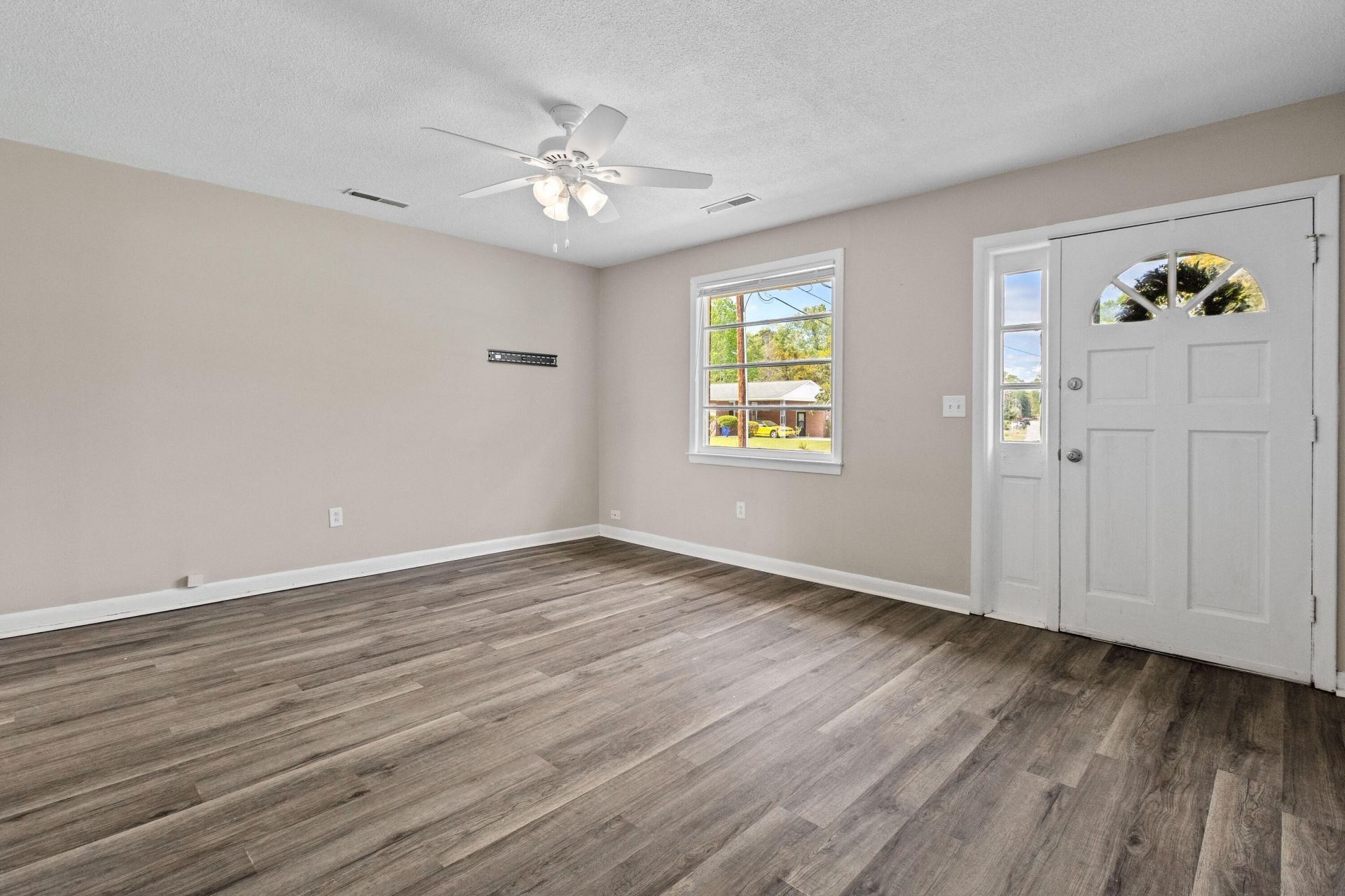 3215 Bonanza Road Photo 5