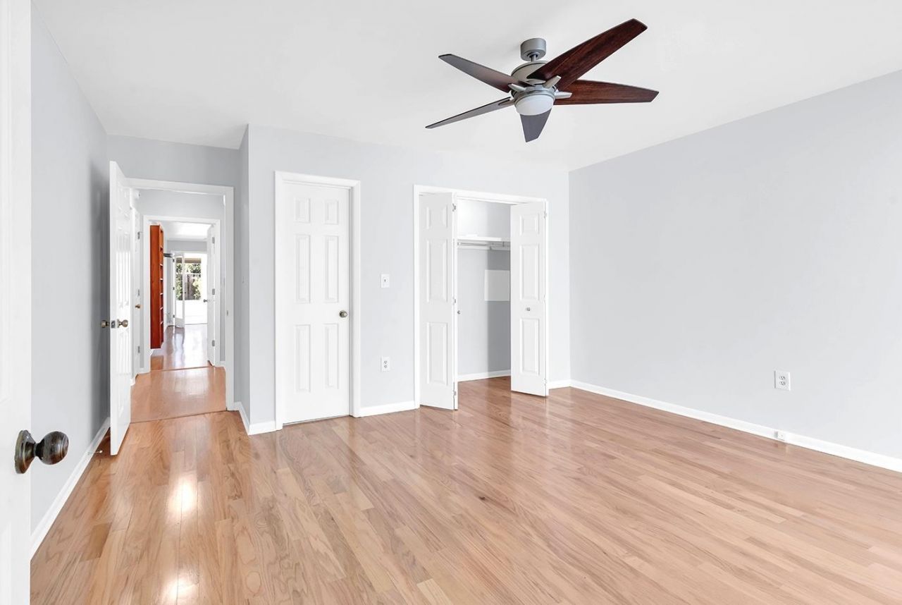 915 Cedarwood Circle  Photo 11