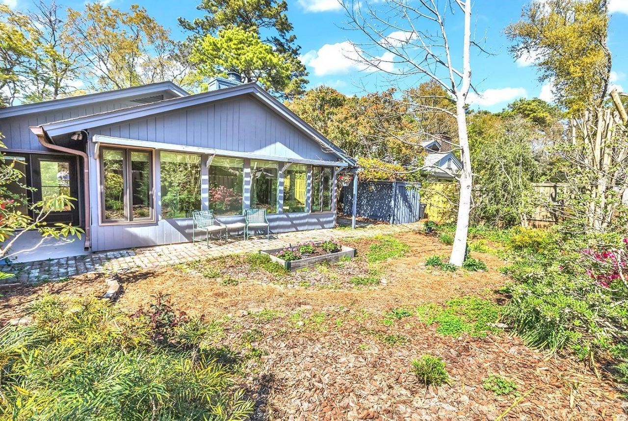 915 Cedarwood Circle  Photo 18