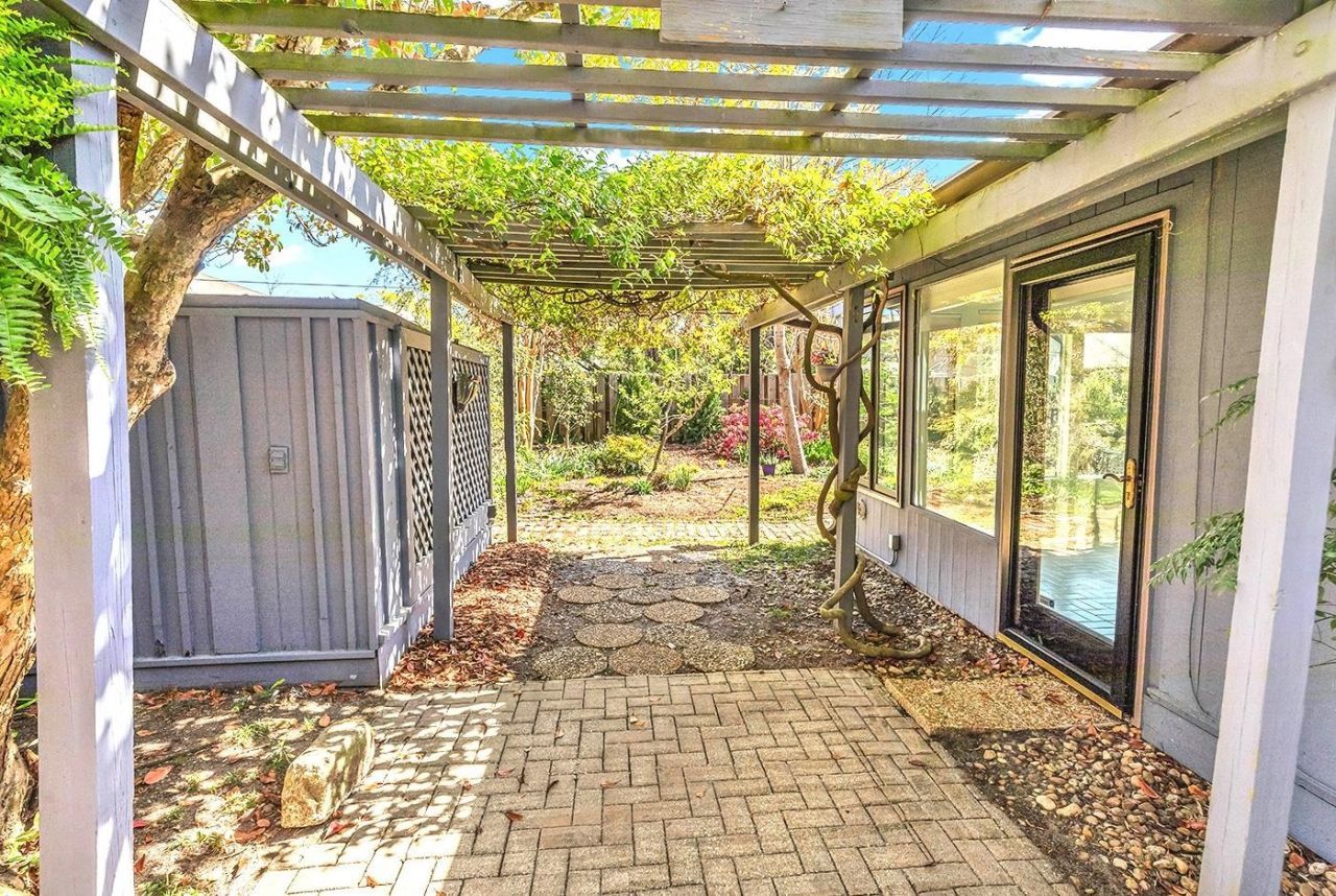 915 Cedarwood Circle  Photo 19