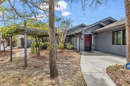 915 Cedarwood Circle  photo 4