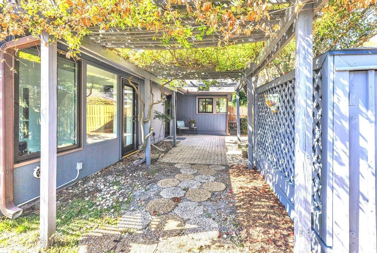 915 Cedarwood Circle  Photo 20