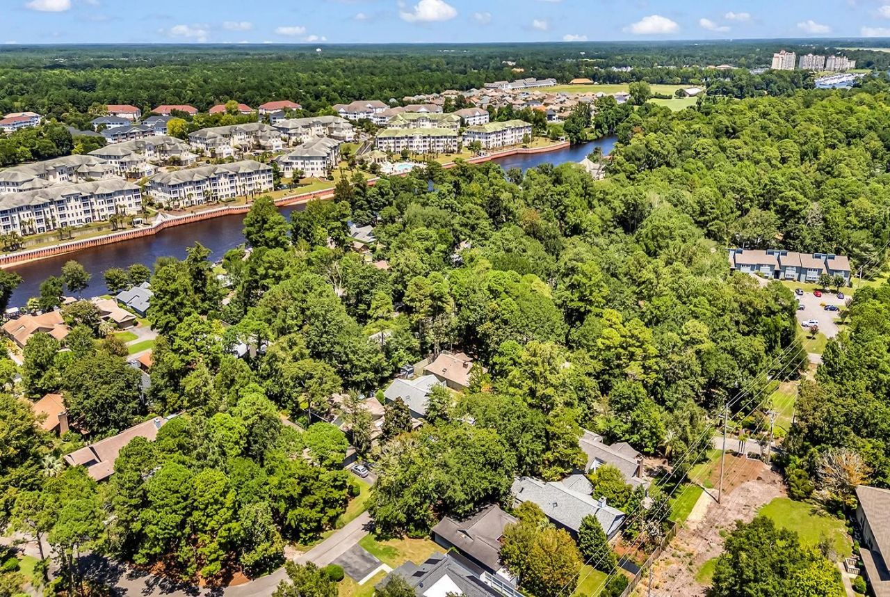 915 Cedarwood Circle  Photo 27