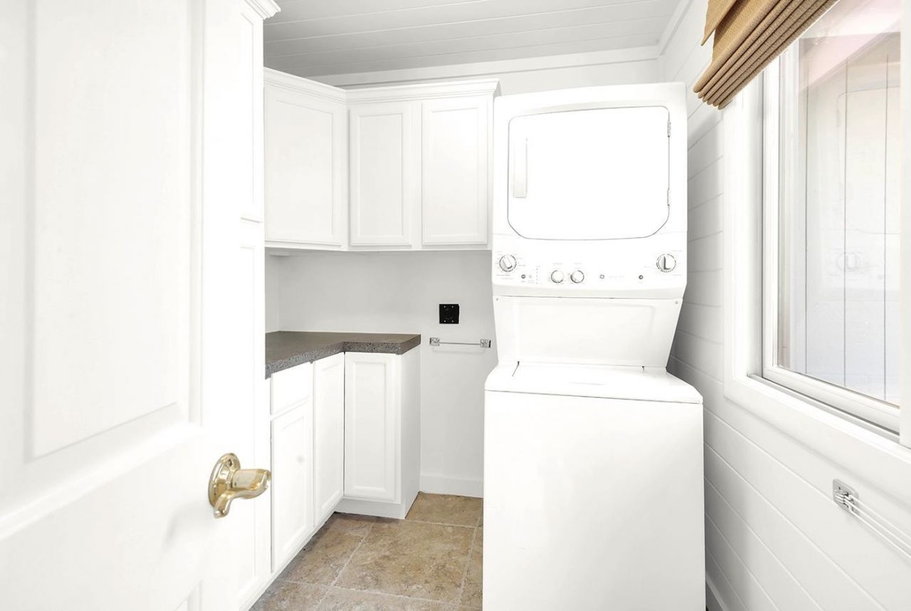 915 Cedarwood Circle  Photo 7