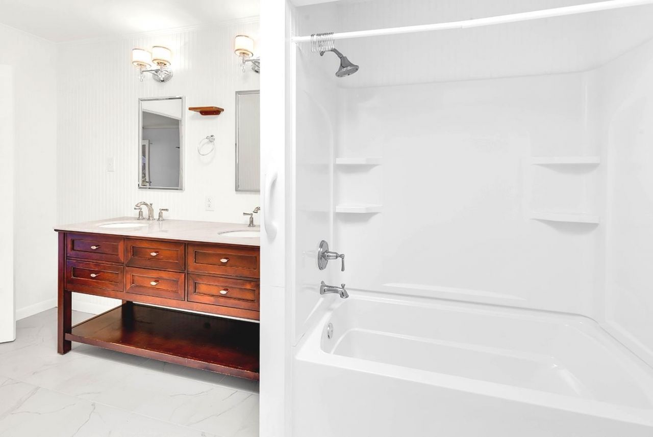 915 Cedarwood Circle  Photo 9