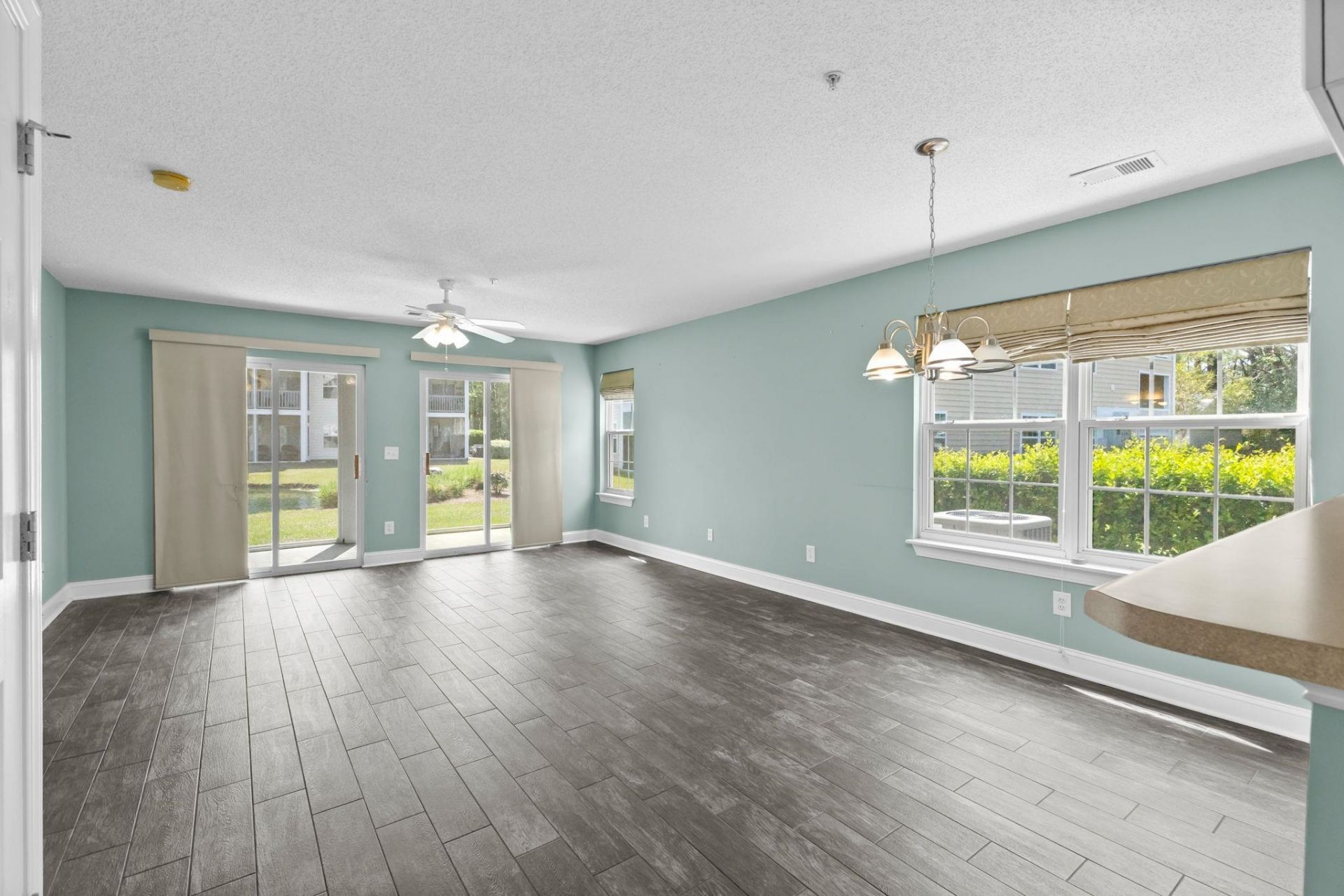 627 Woodmoor Dr.  Photo 10