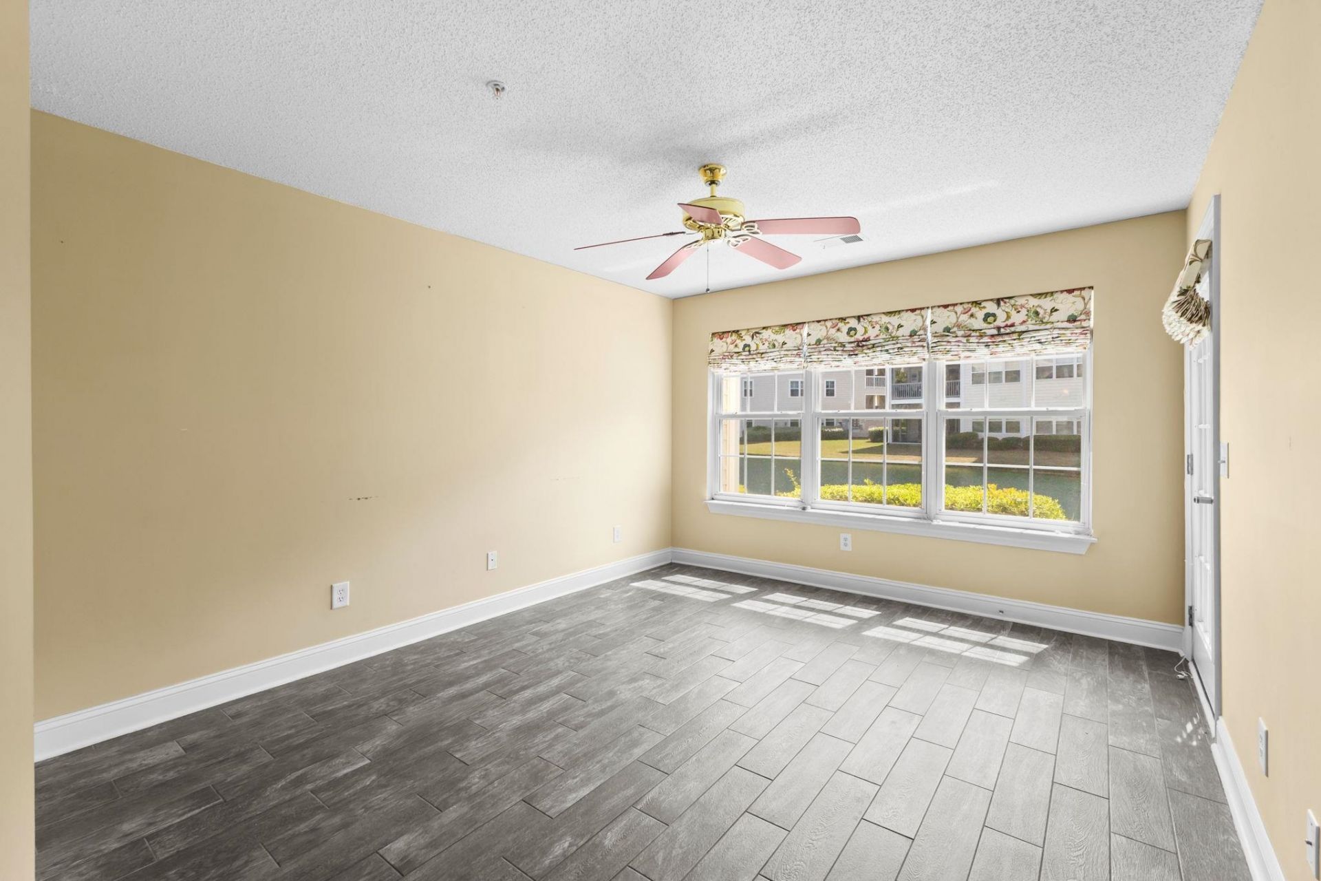 627 Woodmoor Dr.  Photo 30