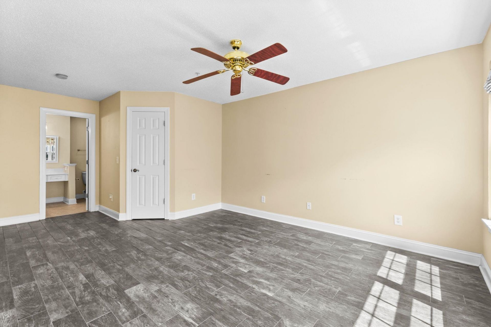 627 Woodmoor Dr.  Photo 34