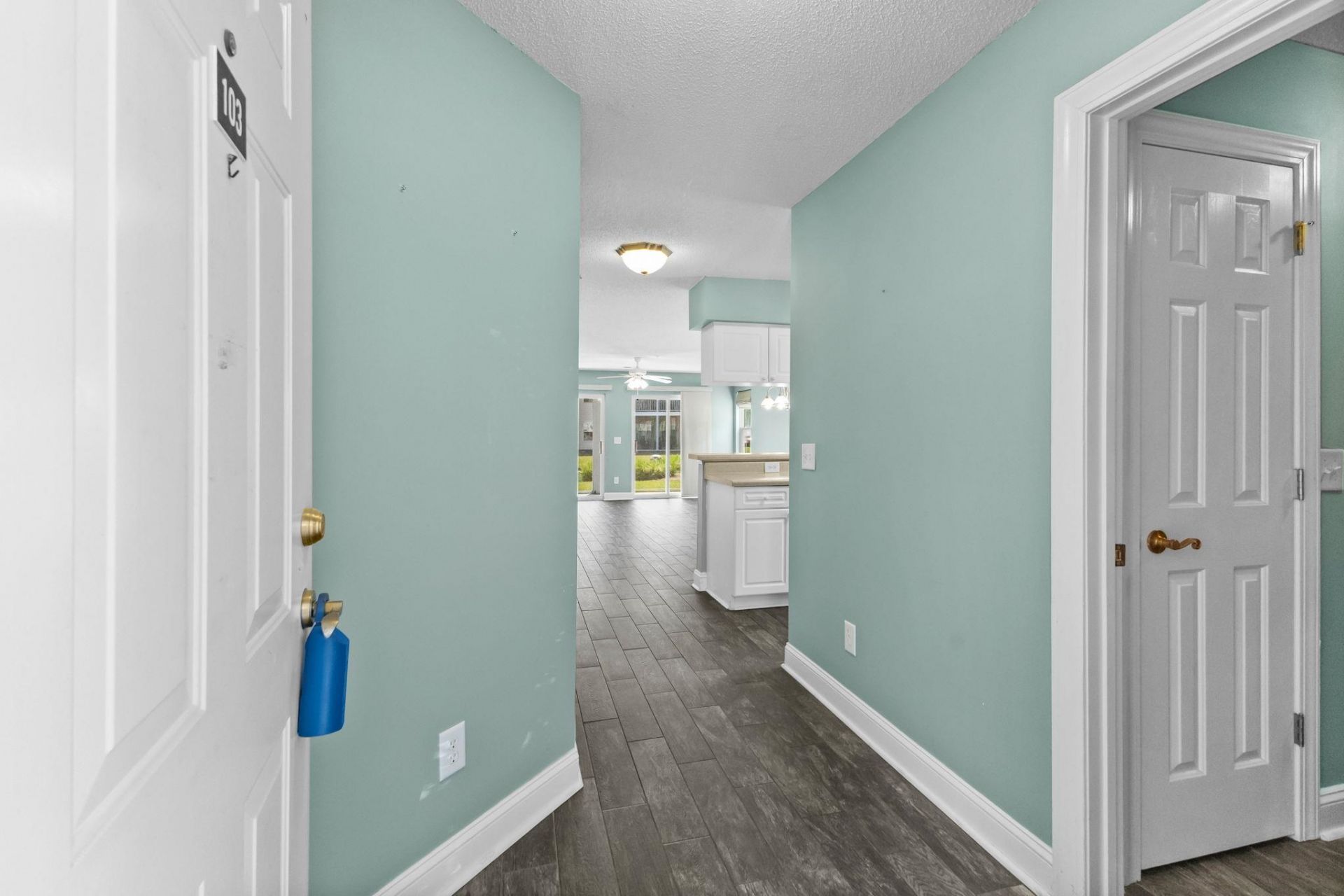 627 Woodmoor Dr.  Photo 8