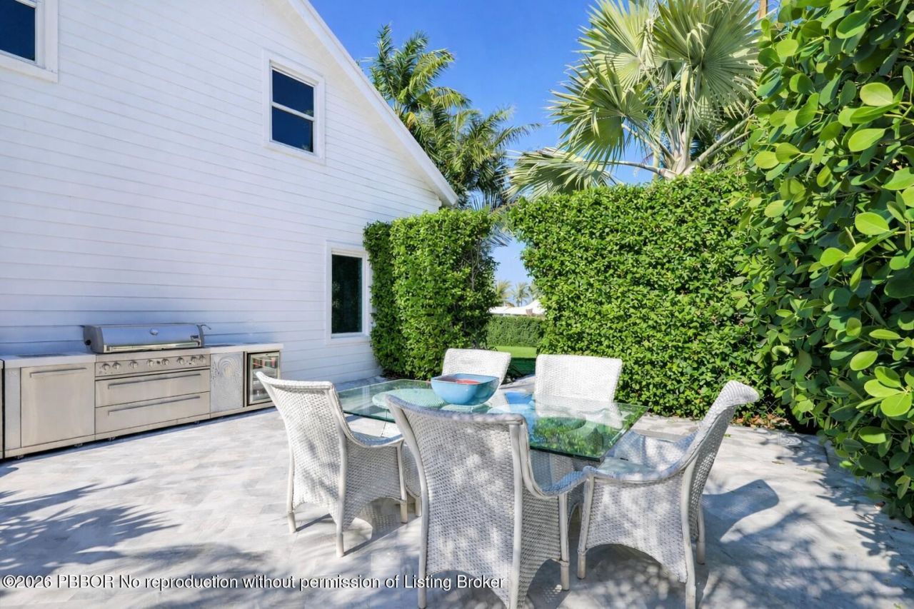 8389 SE Woodcrest Place, Hobe Sound, FL 33455 Photo