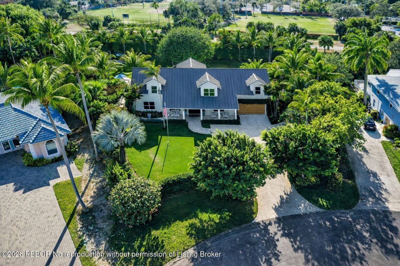 8389 SE Woodcrest Place, Hobe Sound, FL 33455 Photo