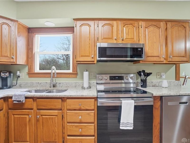 2255 Woodstock Court, Troy, OH 45373 Photo 16