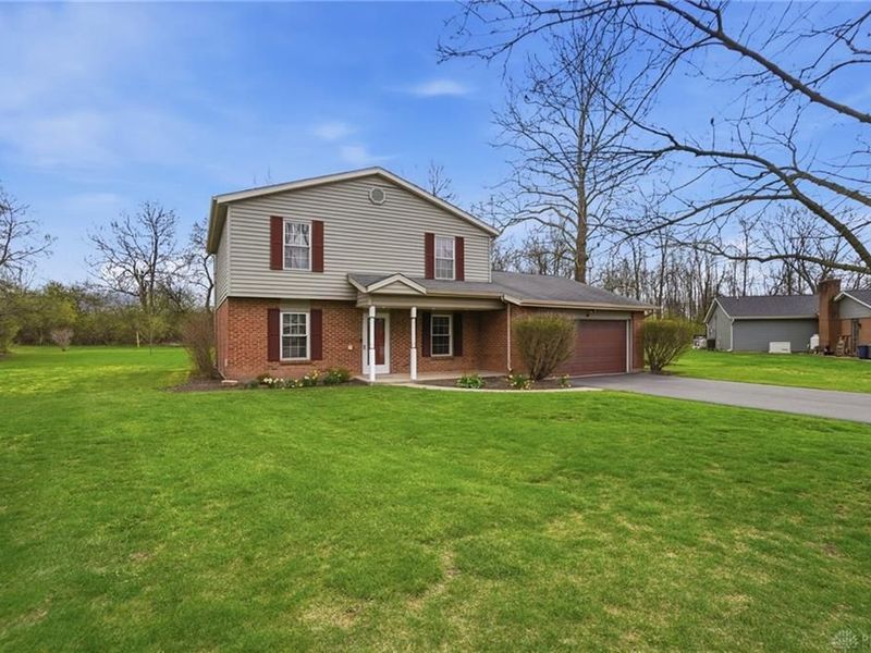 2255 Woodstock Court, Troy, OH 45373 Photo 4