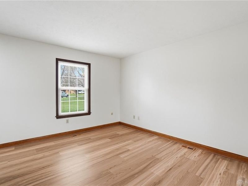 2255 Woodstock Court, Troy, OH 45373 Photo 8